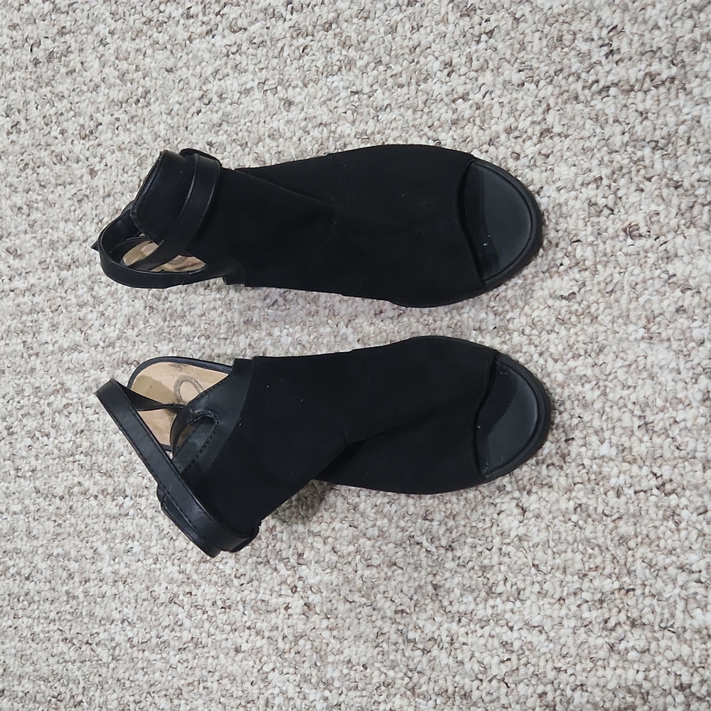 Madeline booties size 7